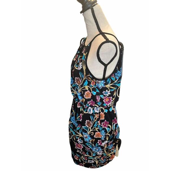 Floral dress with black backdrop, halter neck eyelet in front, longer, drop wais - Picture 3 of 4